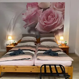 Gasthof Home-rose-garden-gästehaus Kontaktloser Zugang